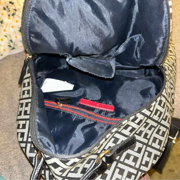 Tommy Hilfiger mini backpack - Picture 3 of 3